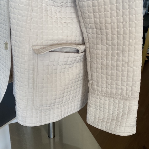 Light weight Esprit Jacket - Picture 3 of 5